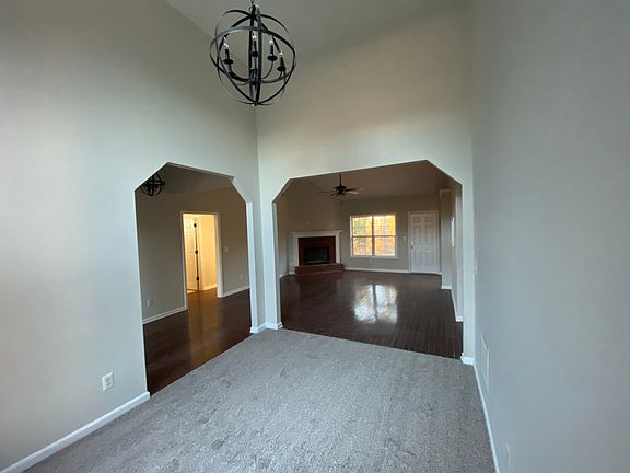 3rd image of 2900 Weatherstone Cir SE