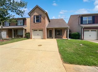 313 Lauren Dr, Fairburn, GA 30213