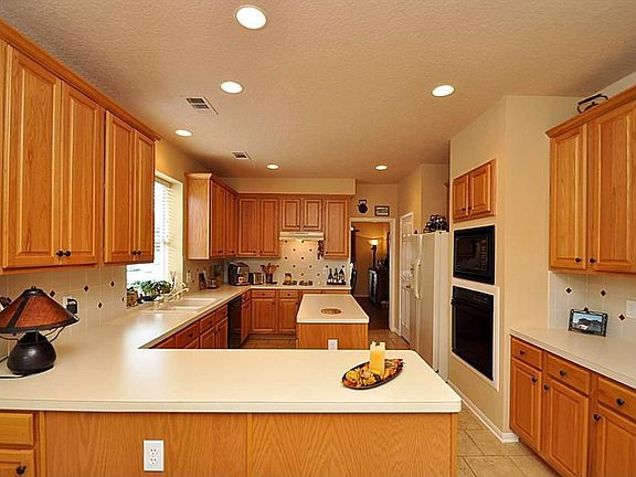 3rd image of 19026 Appletree Hill Ln