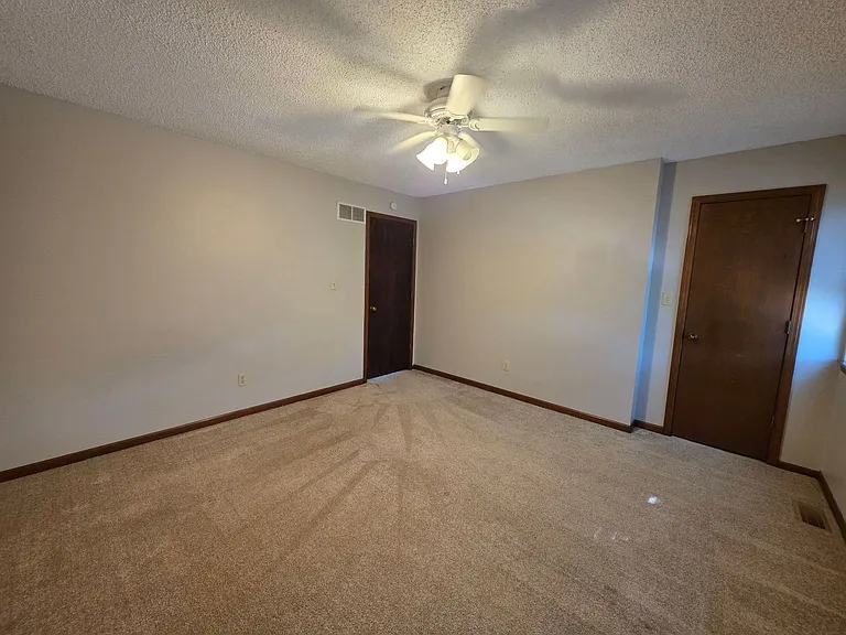 18904 Manor Dr — Photo 8