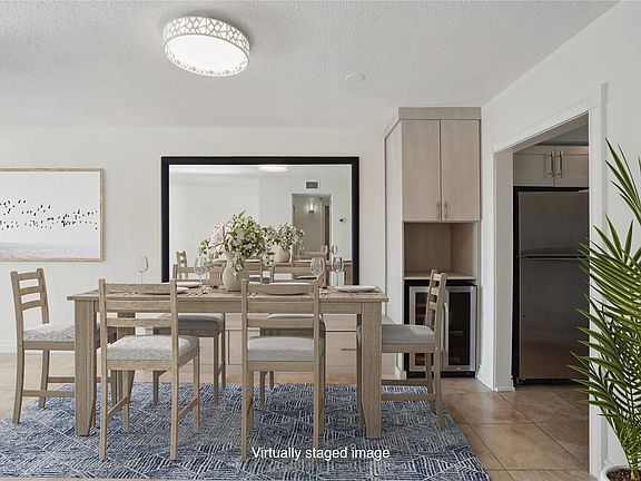 4th image of 1332 Bayview Drive #405