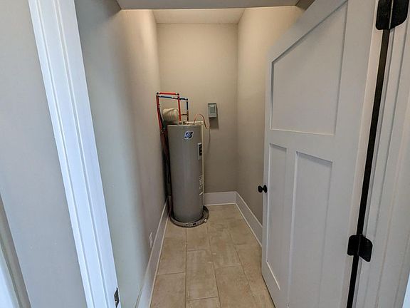 3rd image of 205 Kern Pl #1
