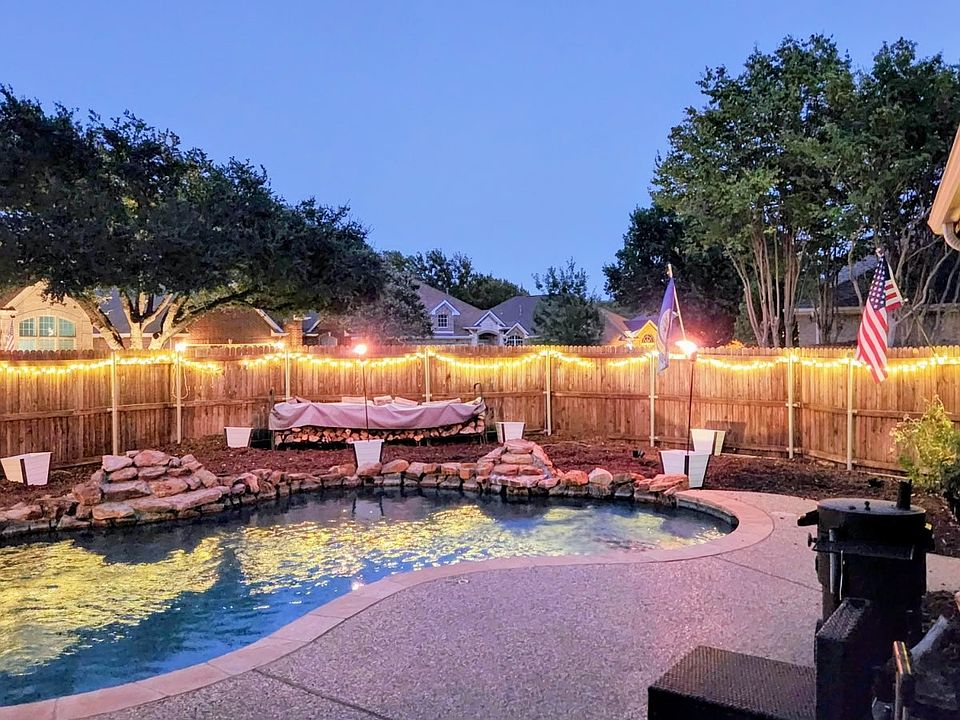 1st image of 861 Pinnacle Cir