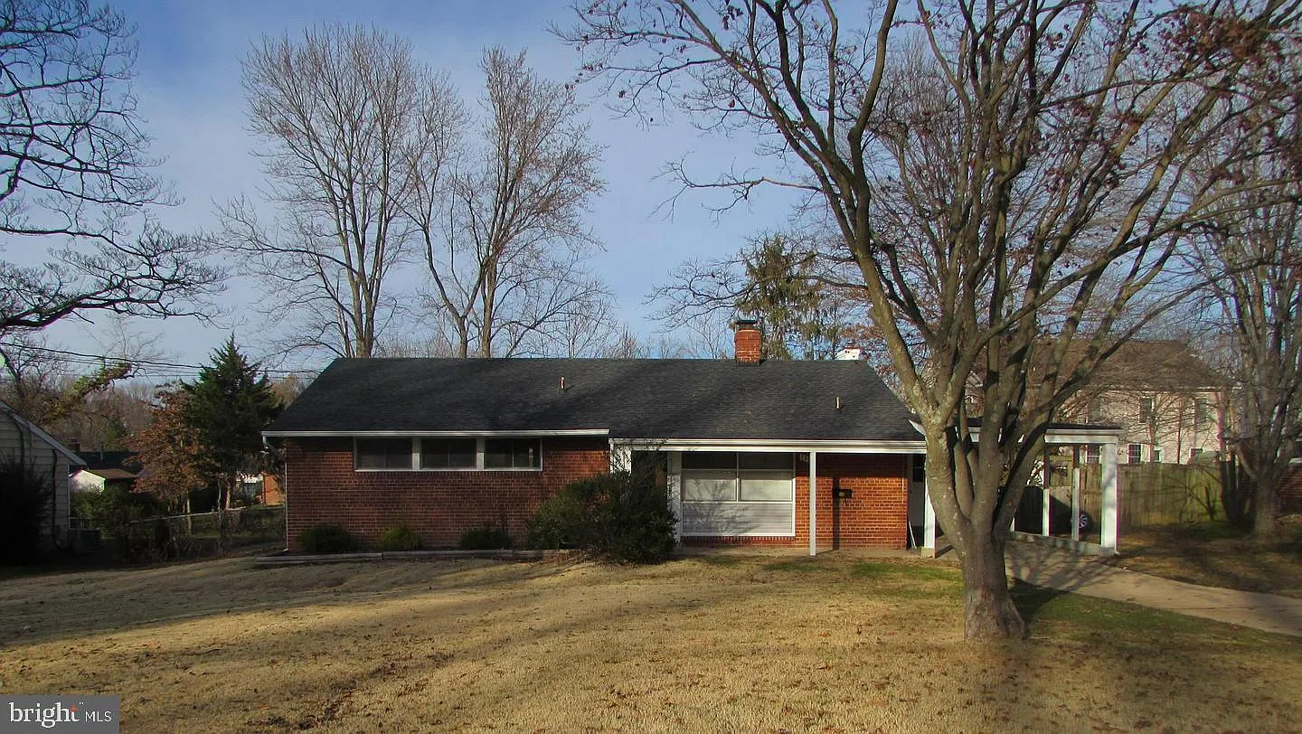 3 bed, 1.5 bath, 1092 sqft, $2,700 — Photo 1