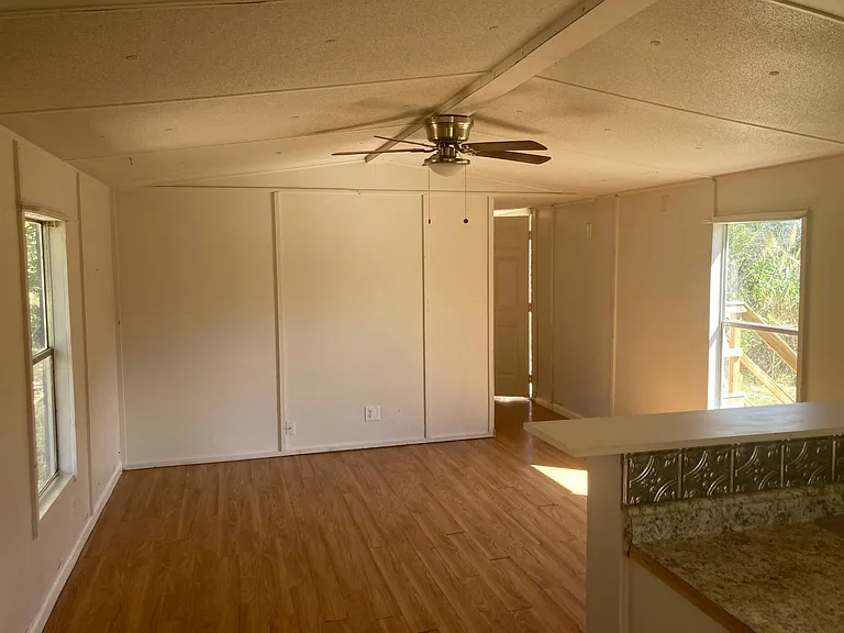 1137 Montview St — Photo 3