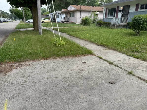 3147 Raskob St, Flint, MI 48504