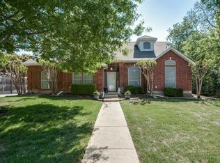 202 Valley Dr, Rockwall, TX 75087