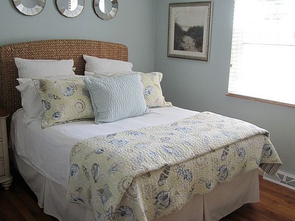 Master Bedroom
						:
						10 X 12
