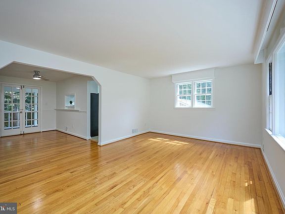 5th image of 6506 Oakwood Dr