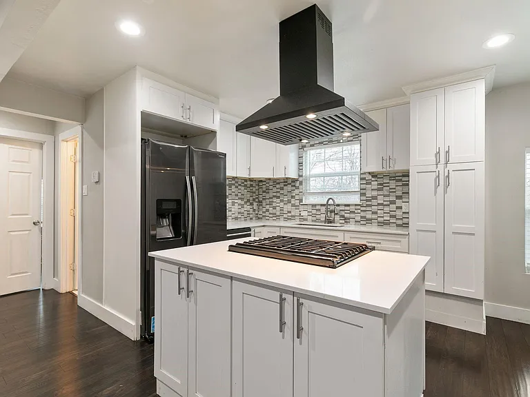 1506 E Waco Ave — Photo 6