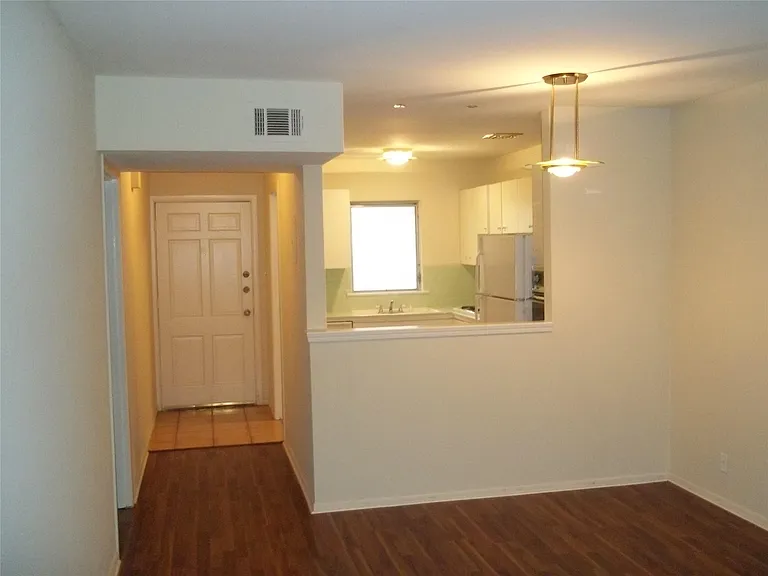 5320 Balcones Dr #A — Photo 10