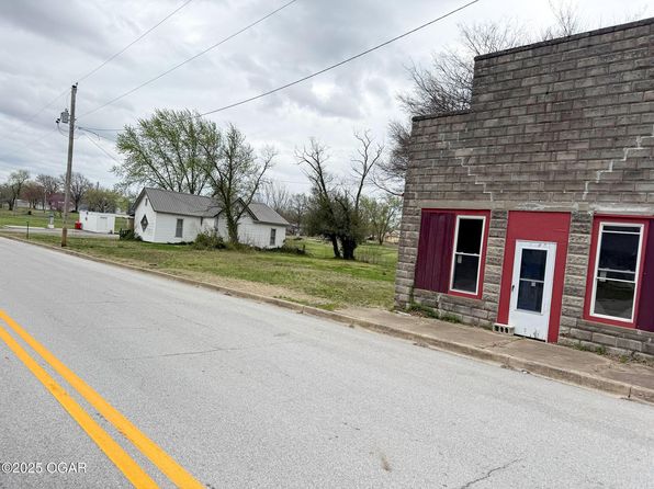 512 W Main St, Weir, KS 66781