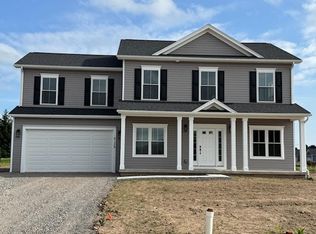 395 Mildahn Rd, Walworth, NY 14568