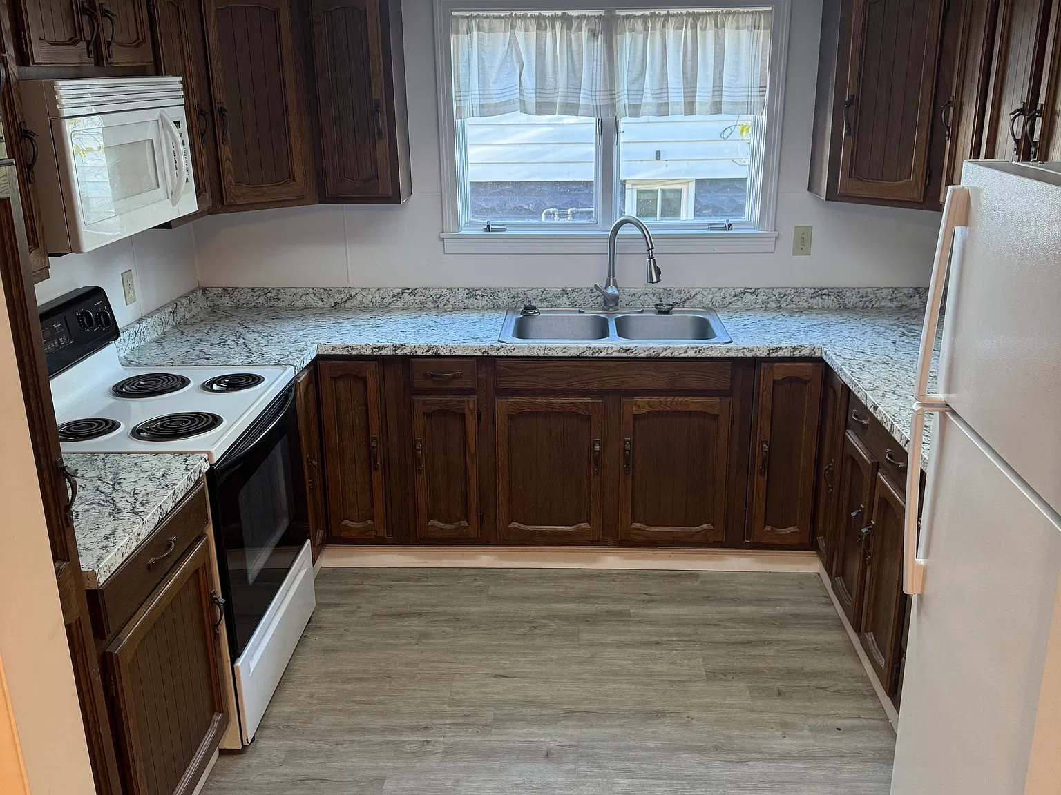 1 bed, 1200 sqft, $1,250 — Photo 4