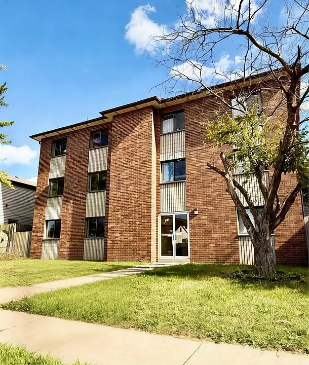 1547 Pelletier St #4