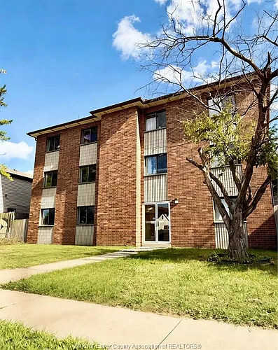 1547 Pelletier St #4 Photo 1