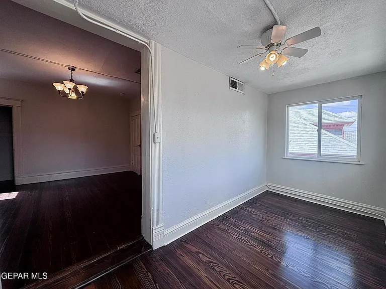 215 W Rio Grande Ave — Photo 14