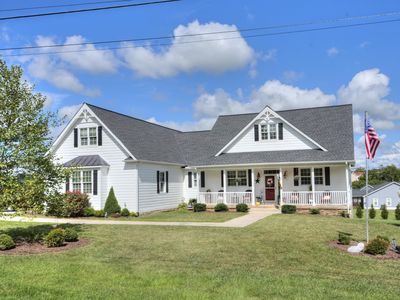 454 Guthrie Rd, Stuarts Draft, VA, 24477