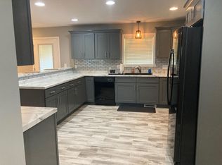 2136 Collins St, Morristown, TN 37814