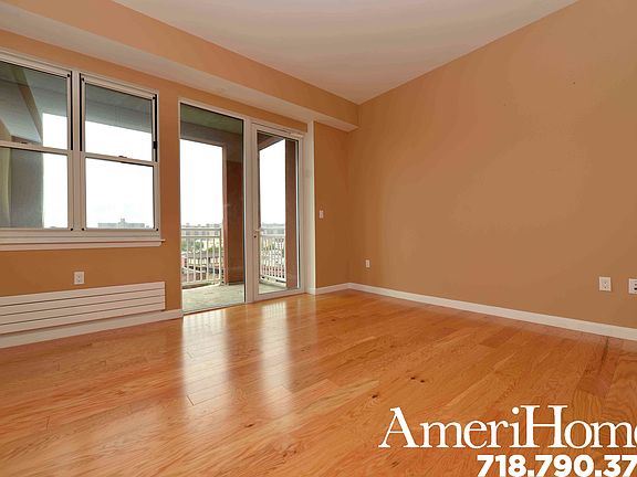 5th image of 50 Oceana Dr W #8FL