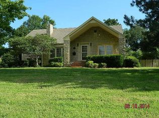 1718 E 12th Ave, Winfield, KS 67156