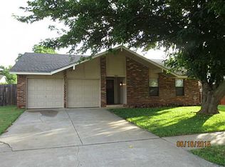 1805 SE 8th St, Moore, OK 73160