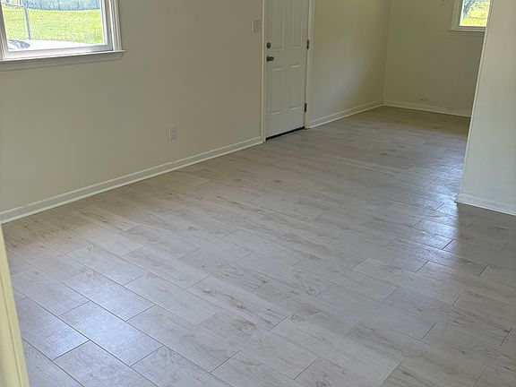 2nd image of 118 Stone Dr