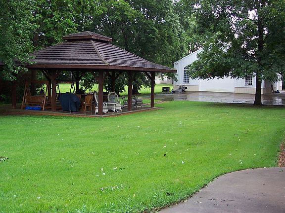 5th image of 146 Calvert Dr