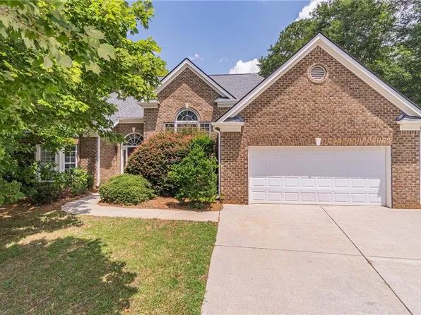 3314 Dilmus Dr, Powder Springs, GA 30127
