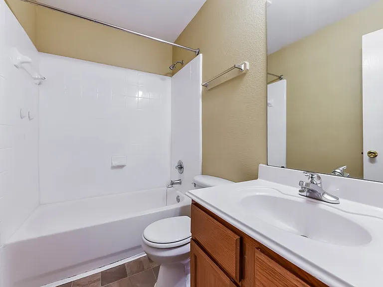 7906 Ashland Springs Ln — Photo 16