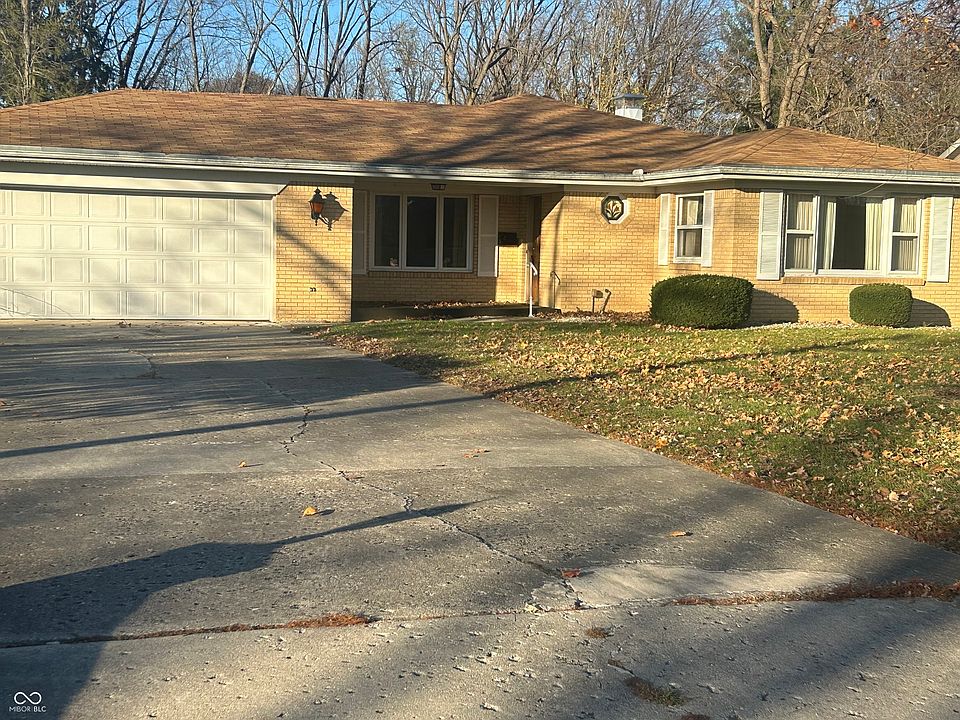 1st image of 304 Hughes St