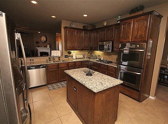 3rd image of 1217 Bay Line Dr