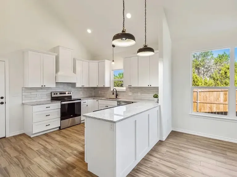 2500 Houston Dr — Photo 13