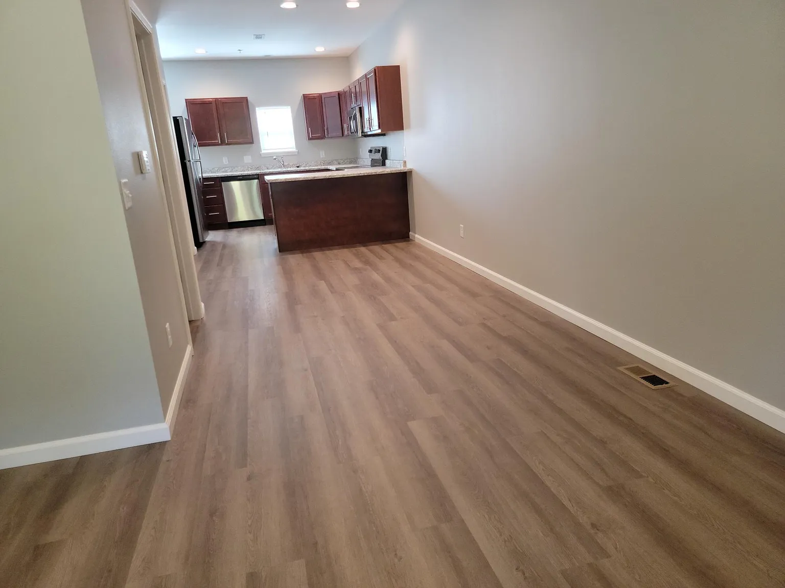 2 bed, 1250 sqft, $1,800 — Photo 4