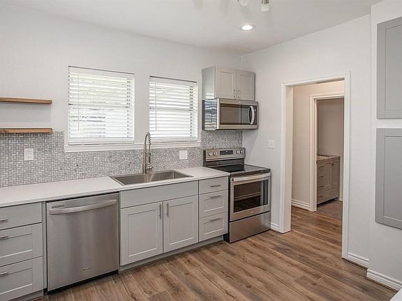 5th image of 3233 Lubbock Ave