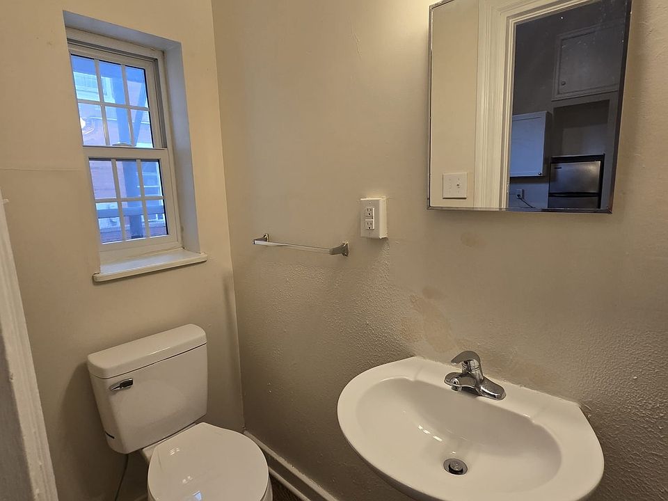 2nd image of 1211 N 2nd St APT 2