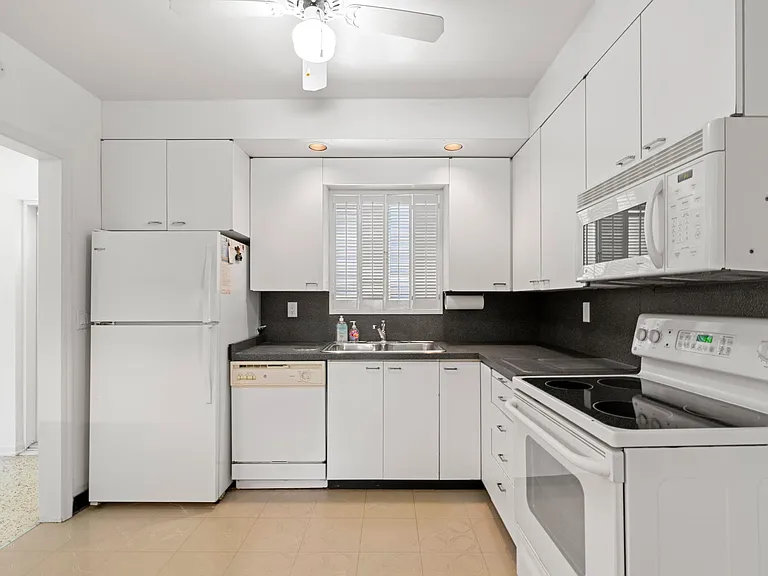 1725 N Lakeside Dr — Photo 19