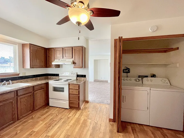 2110 Ambleside Dr — Photo 10