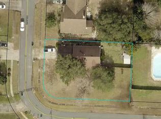 834 Linda Dr, Mary Esther, FL 32569