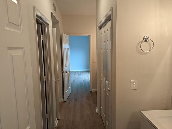 4th image of 700 Daniel Ellis Dr APT 8201