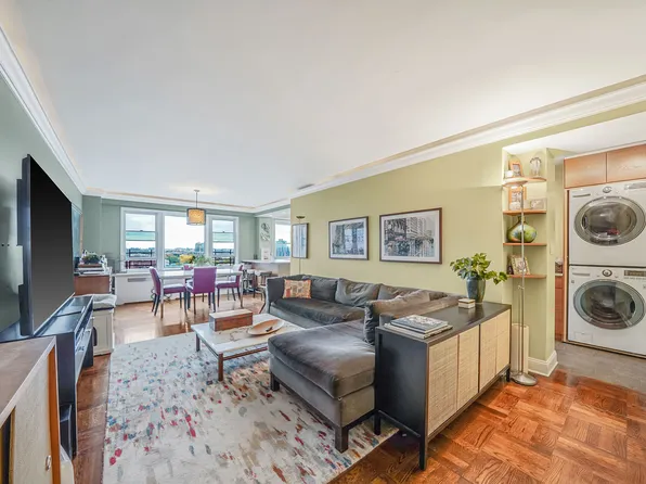 460 East 79th Street image 2 of 32