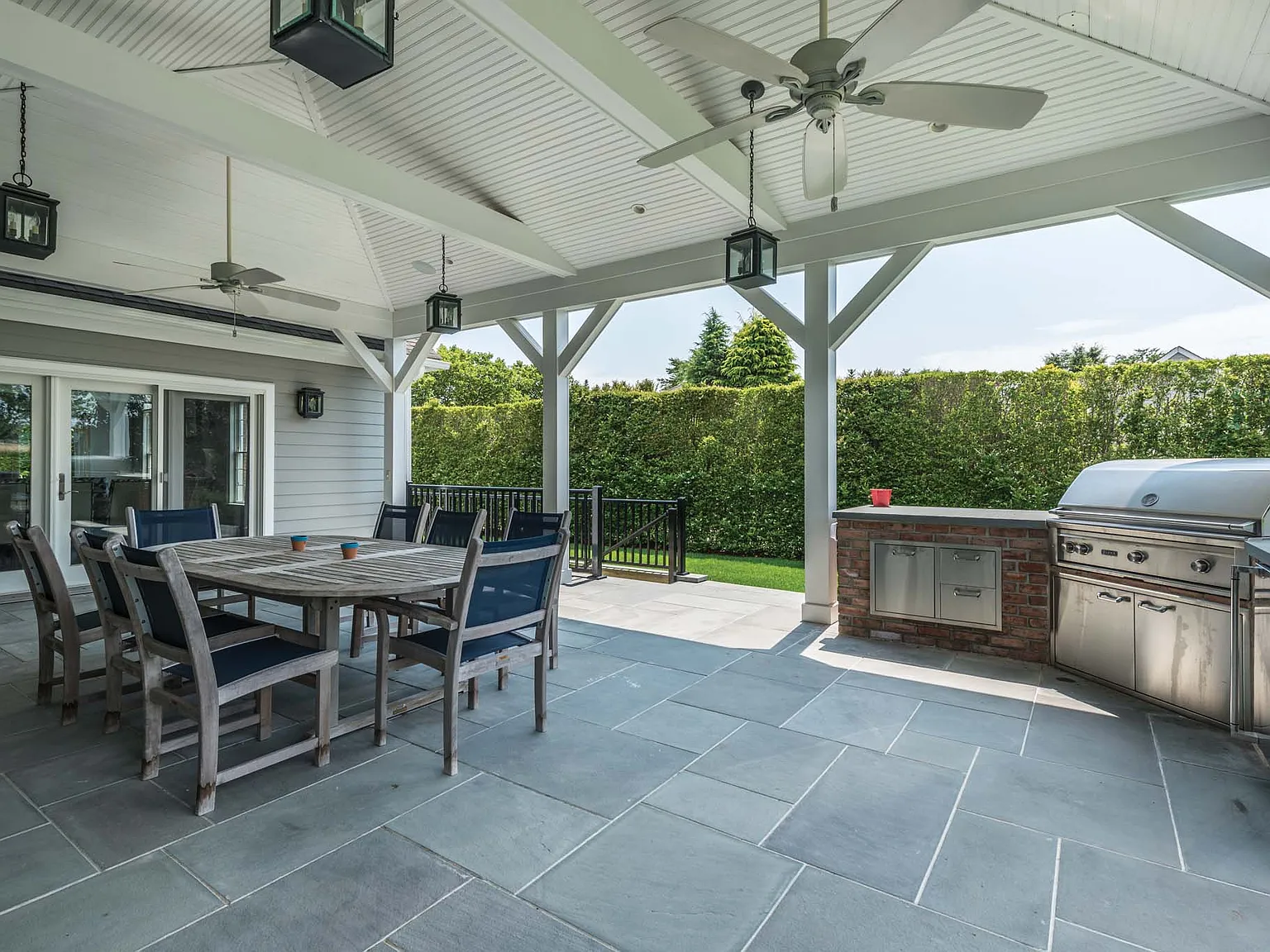 Exquisite Southampton Near Beach And Village With Pool — Photo 4