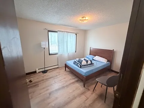 2 bed, 1300 sqft, $2,000 — Photo 3