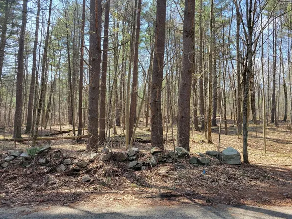 3 Daniels Rd, Charlton, MA 01507