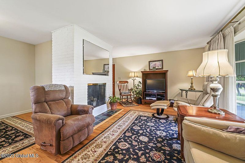 5th image of 125 Terrace Avenue