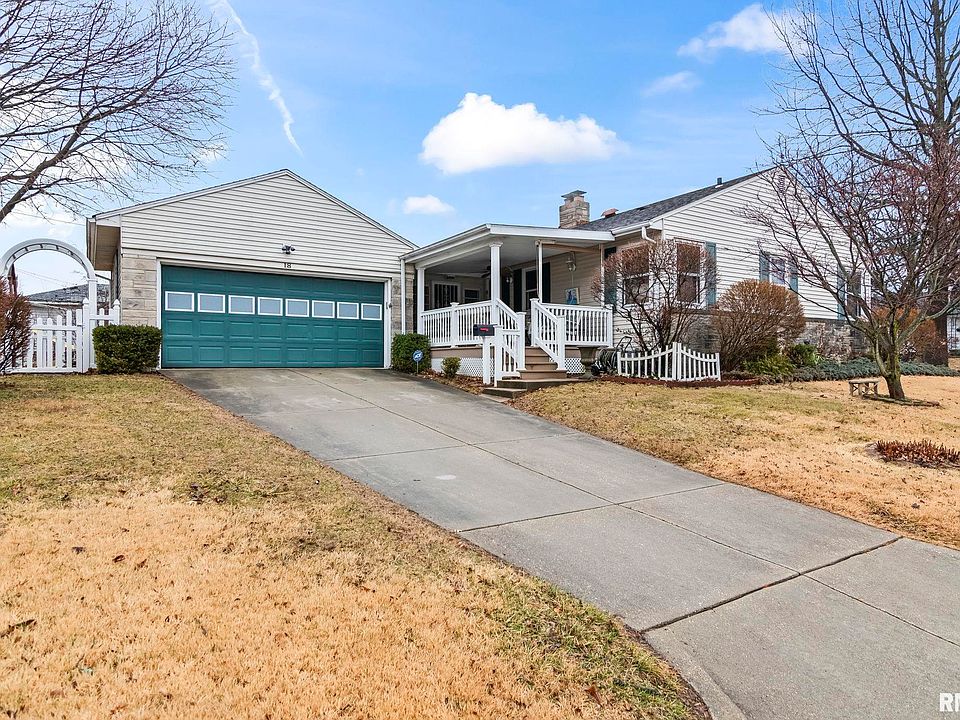 1st image of 18 Maple Ct