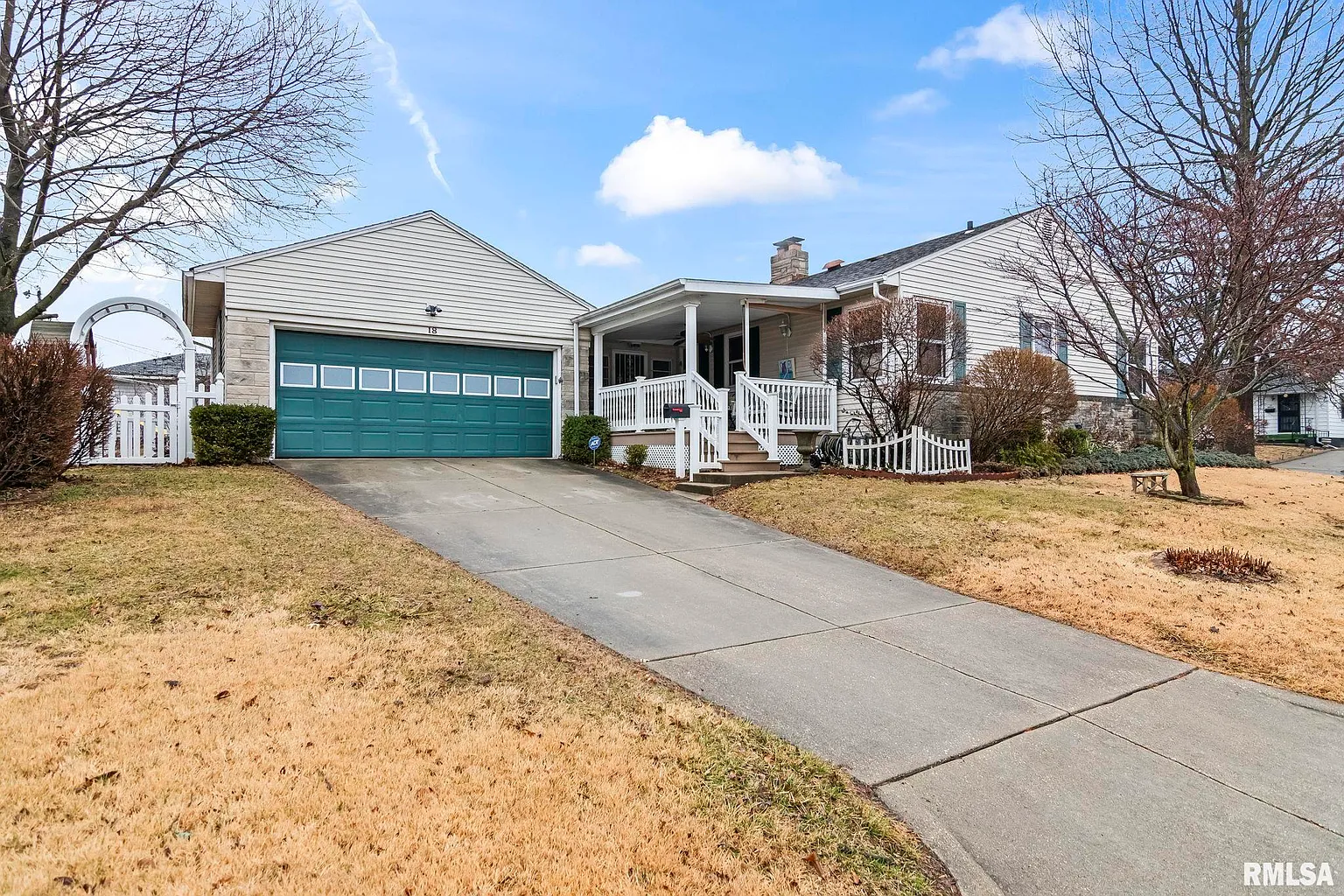 18 Maple Ct photo 1