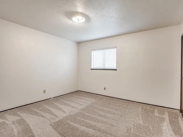7525 Kingsmill Ter — Photo 6
