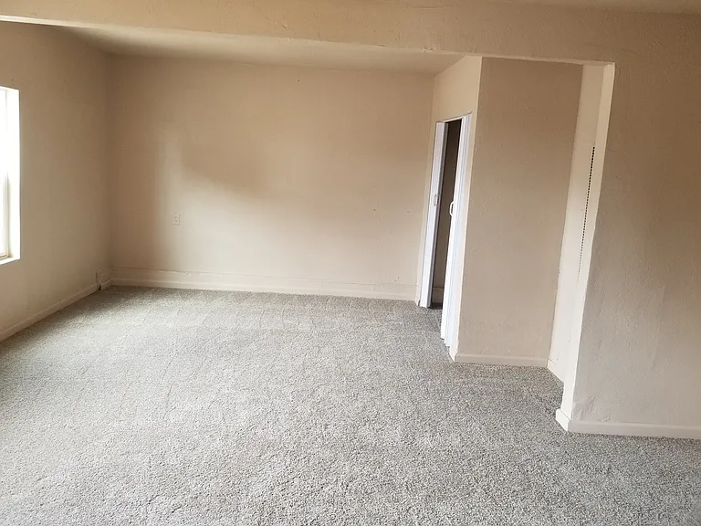 630 Sierra Way #B — Photo 10