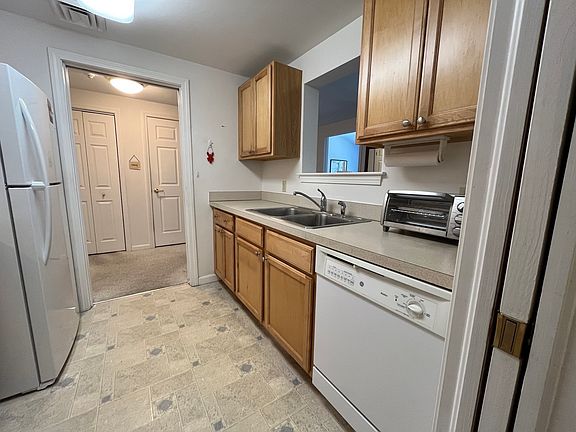 5th image of 18 West Rd Unit 309